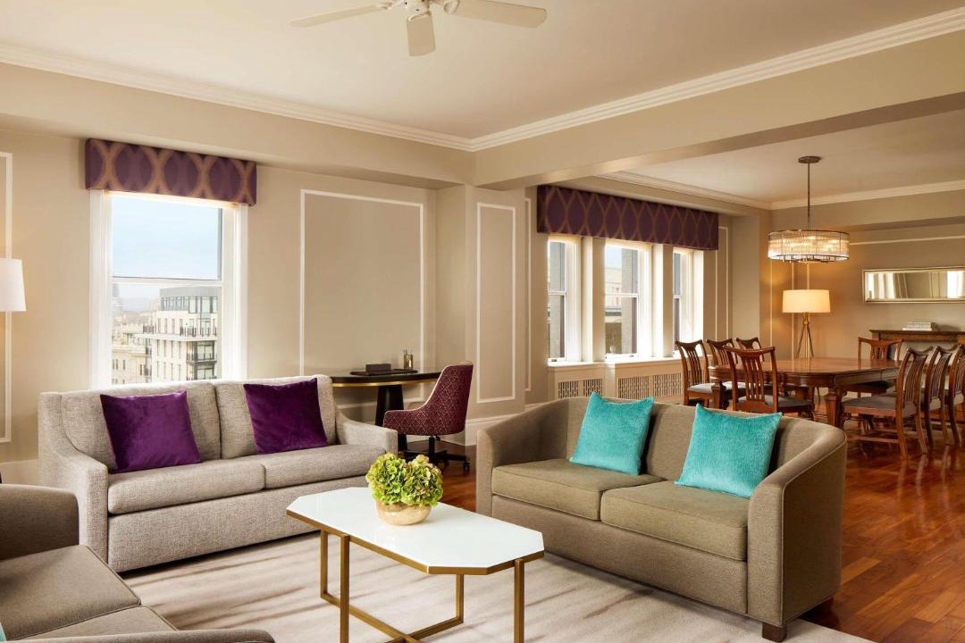 Inner Harbour Hotel | Fairmont Empress Hotel