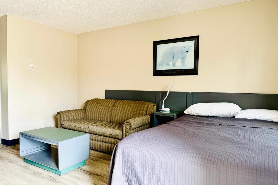 Stettler Hotel | Plains Motor Inn