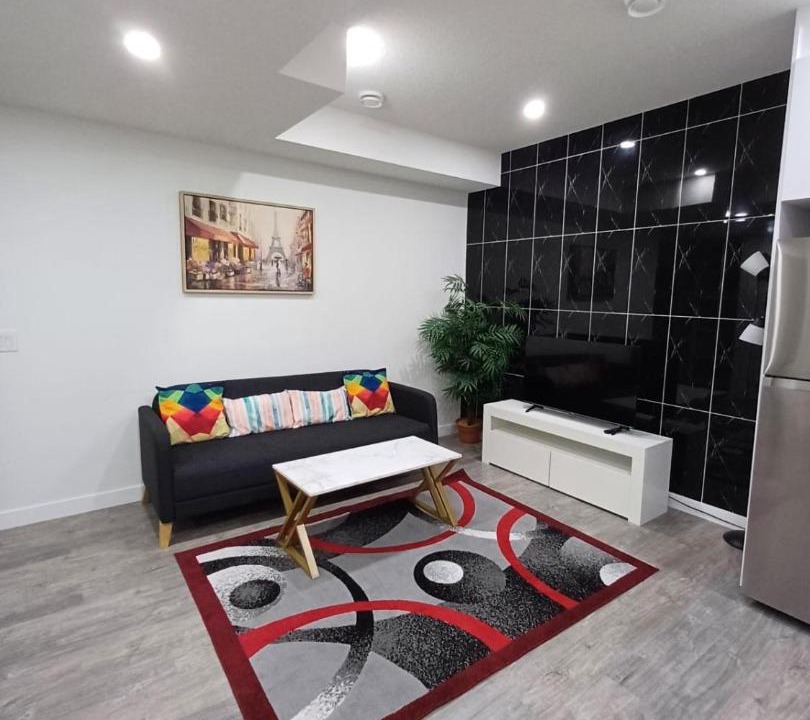 Evanston House | Haven Lodge, 2BR Brand New Basement Suite