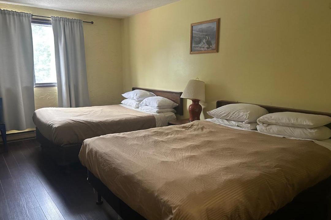 Fruitvale Hotel | Villagers Inn