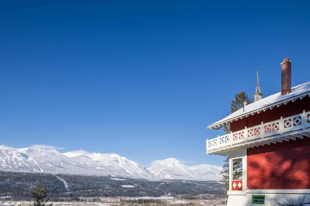 Golden Ski Chalet | Edelweiss Village & Resort – Chalet Edward & Walter Feuz