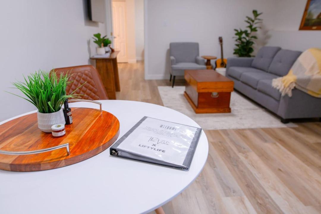 Abbotsford House | The Vida 1 Bed Pet-Friendly