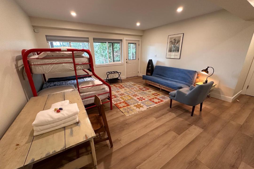 Mayne Island Bed & Breakfast | The Grove B&B Mayne Island