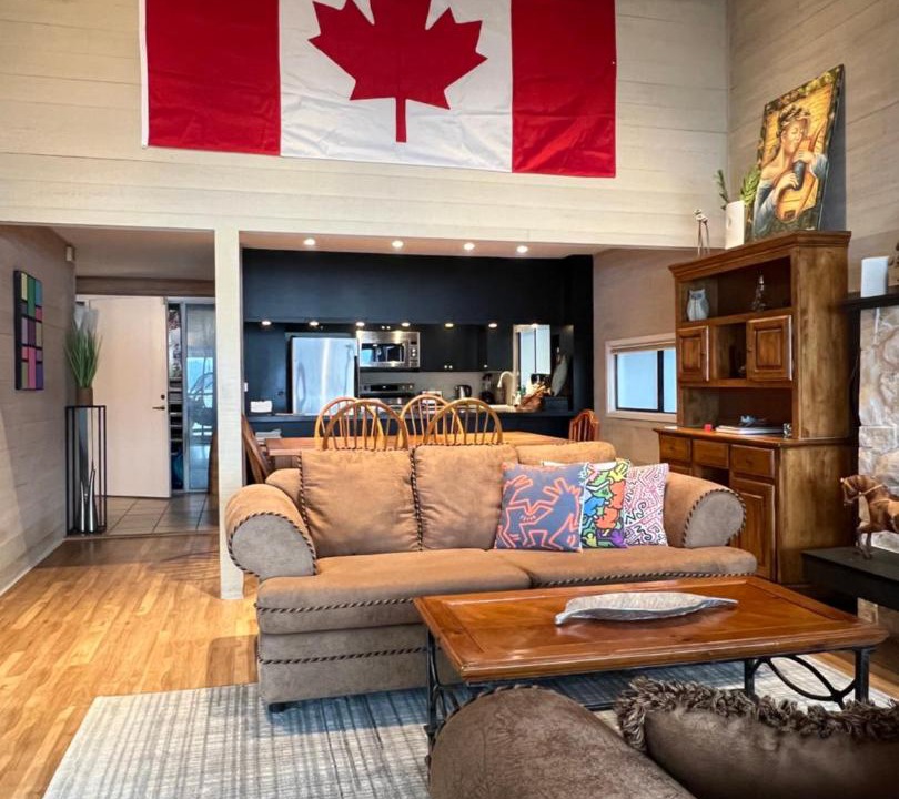 Vancouver House | SALT COTTAGE Waterfront Guest House with Superb Views