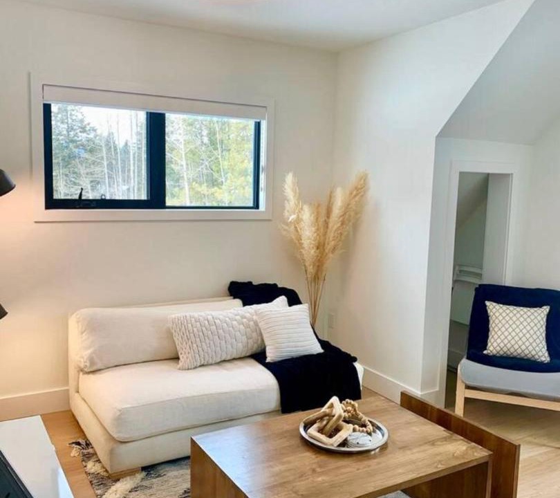 Golden Apartment | The White House