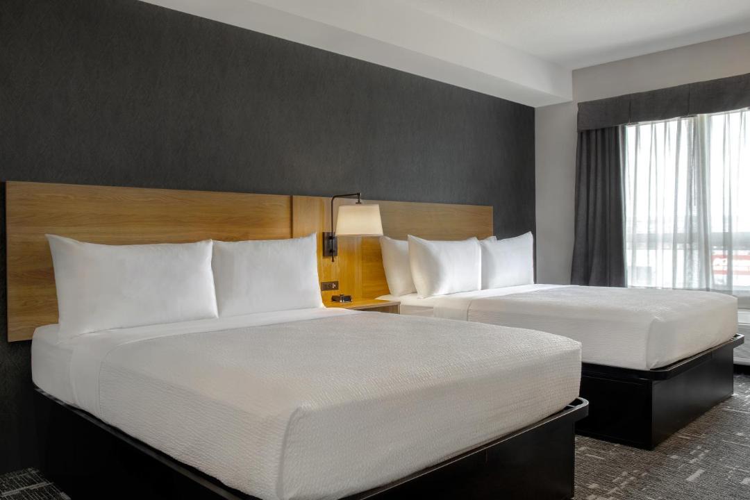 Cochrane Hotel | Canalta Hotel Cochrane