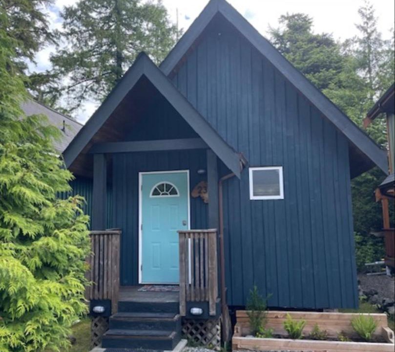 Ucluelet House | Tide and Trail- Cabin in Ucluelet