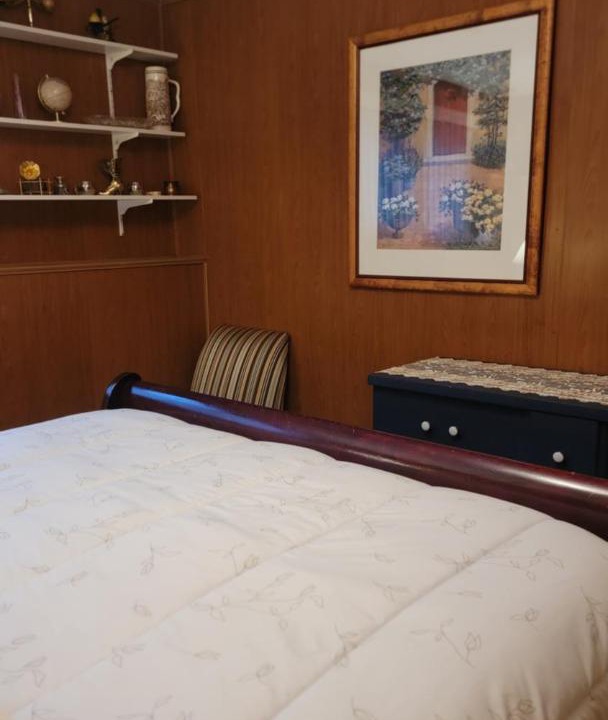 Kamloops Apartment | Charming - 2 bedrooms suite, 1 full bath & family room