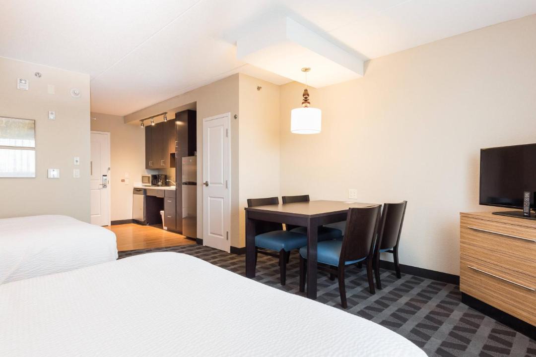 Southwest Edmonton Hotel | TownePlace Suites by Marriott Edmonton South