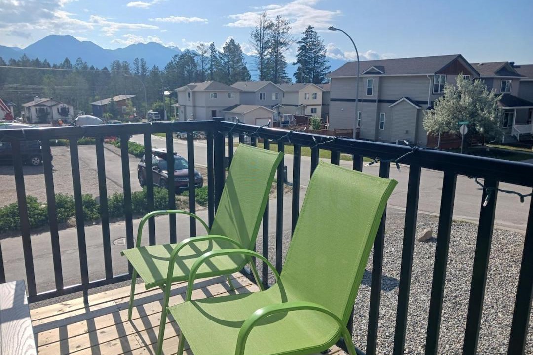 Invermere Apartment | 3 Bed Townhouse, Mountain Views, Large Deck, Air Con, Garage