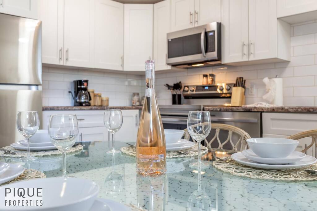 North Central Edmonton Apartment | BoHo Chic Suite - Long Stays - Fireplace - Garage