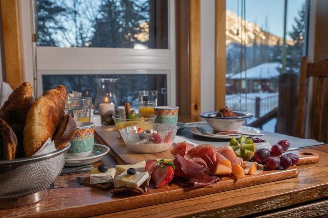 Banff Bed & Breakfast | Beaujolais Boutique B&B at Thea's House- Adults Only