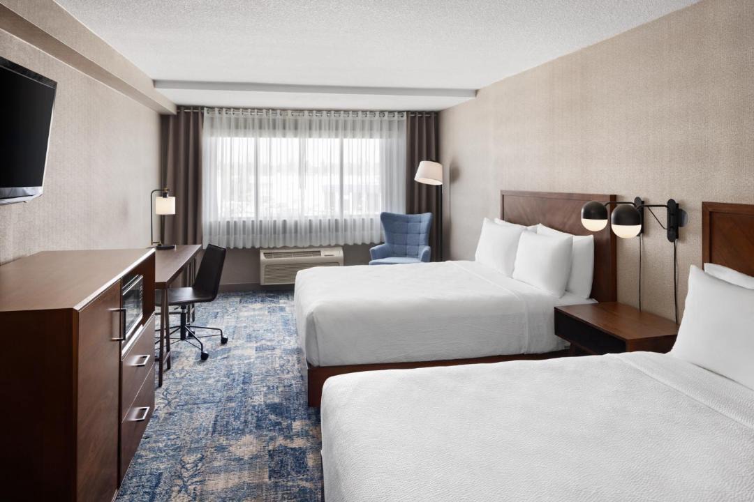 Southeast Edmonton Hotel | Four Points by Sheraton Edmonton South