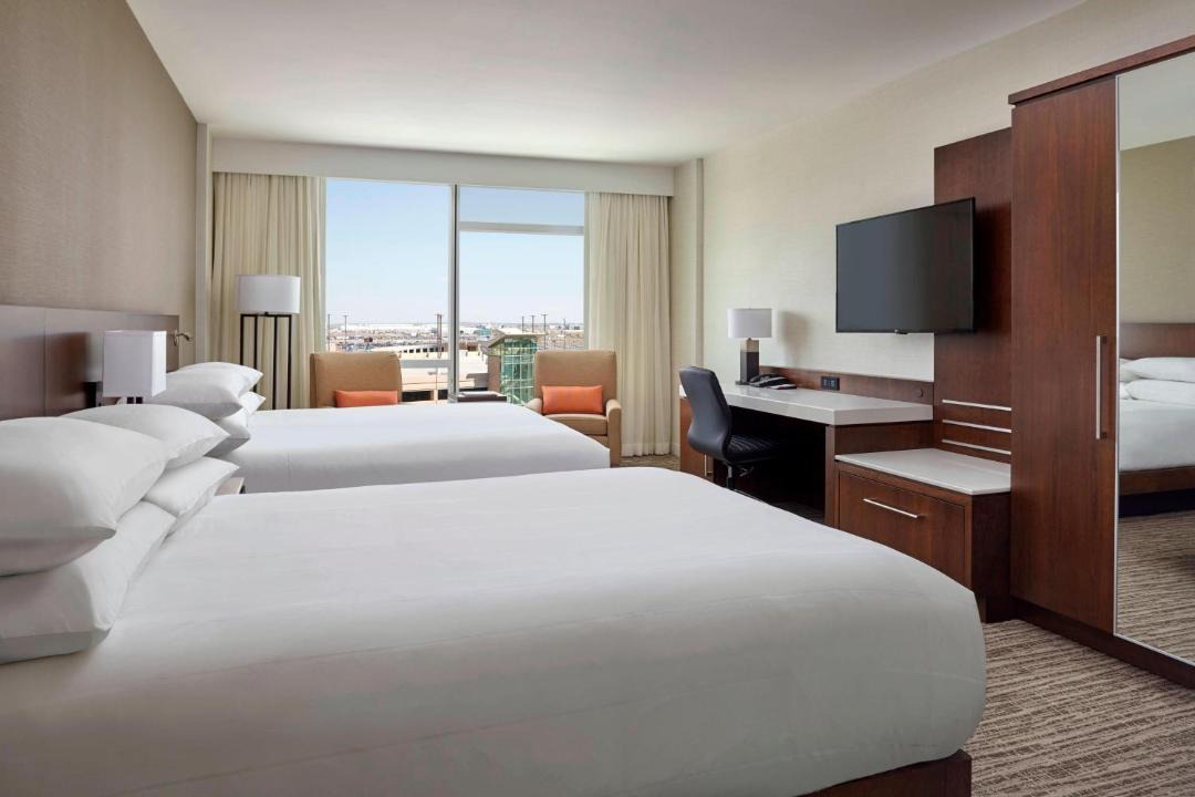 Calgary Hotel | Calgary Airport Marriott In-Terminal Hotel