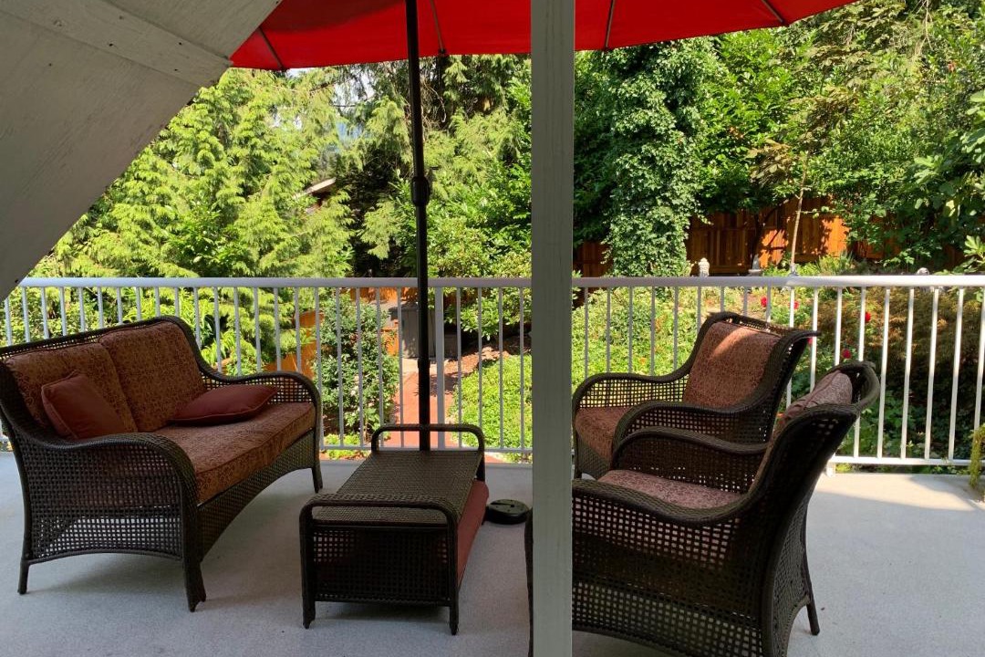 Central Lonsdale House | Beautiful Two Bedroom Suite