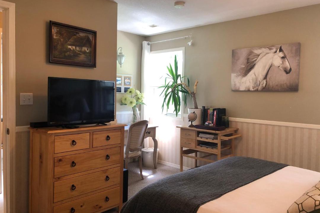 Vernon Bed & Breakfast | Country Cottage B&B