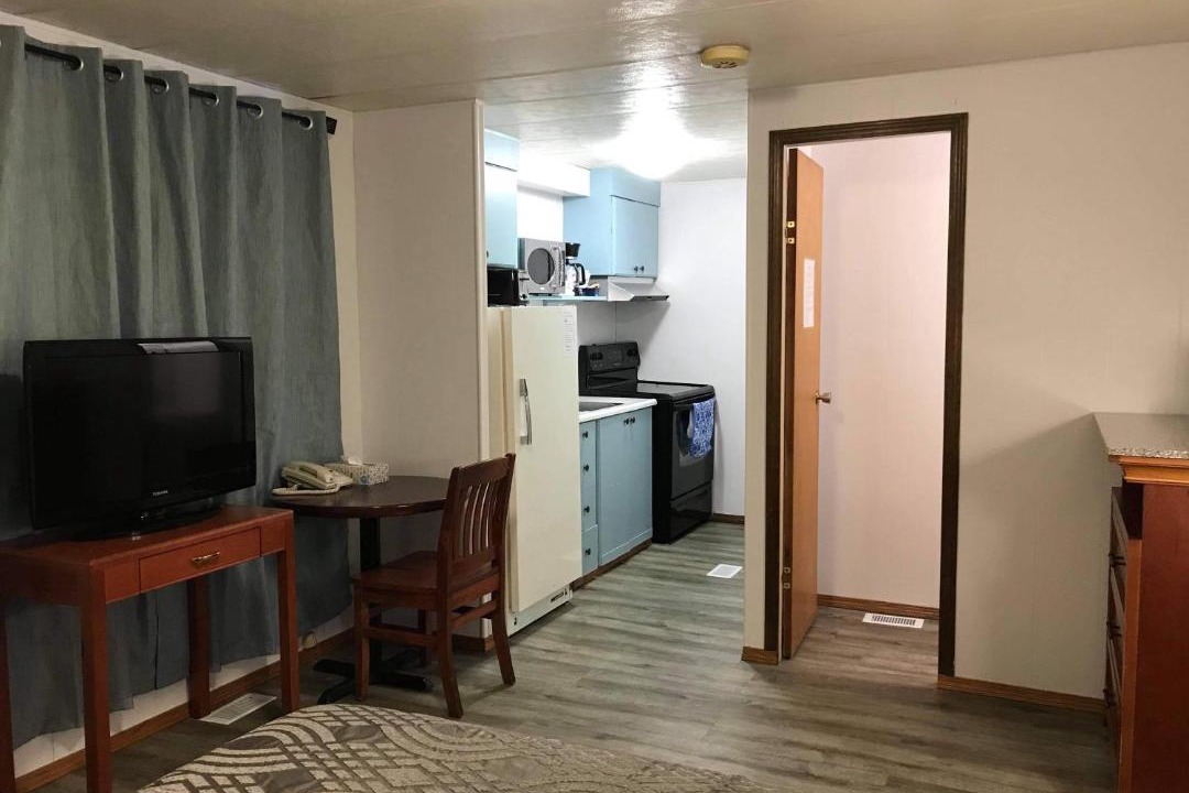 Burstall Hotel | The Villager Motel