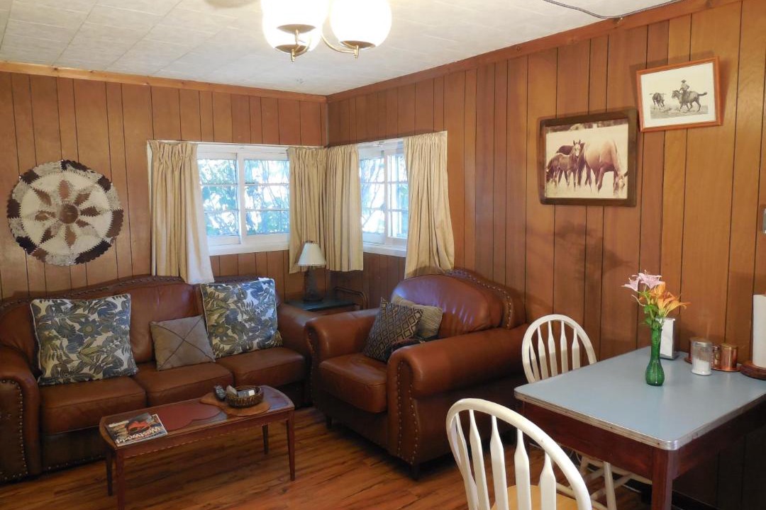 Vernon Hotel | Tel-A-Friend Motel