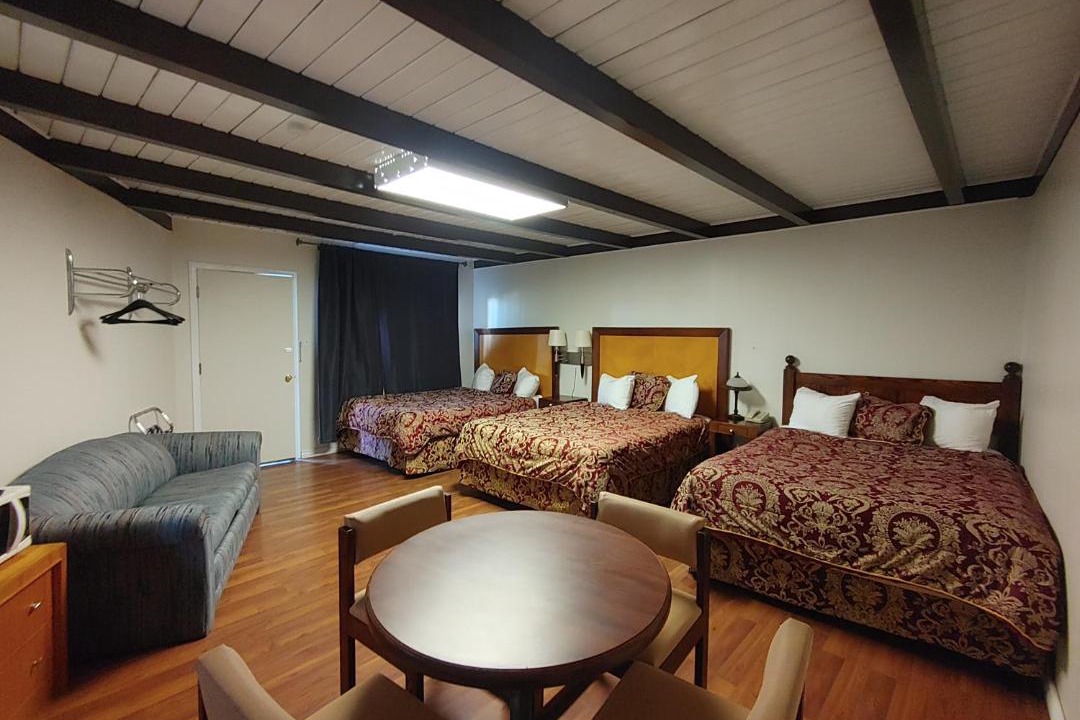 Cranbrook Hotel | Kootenay Country Inn