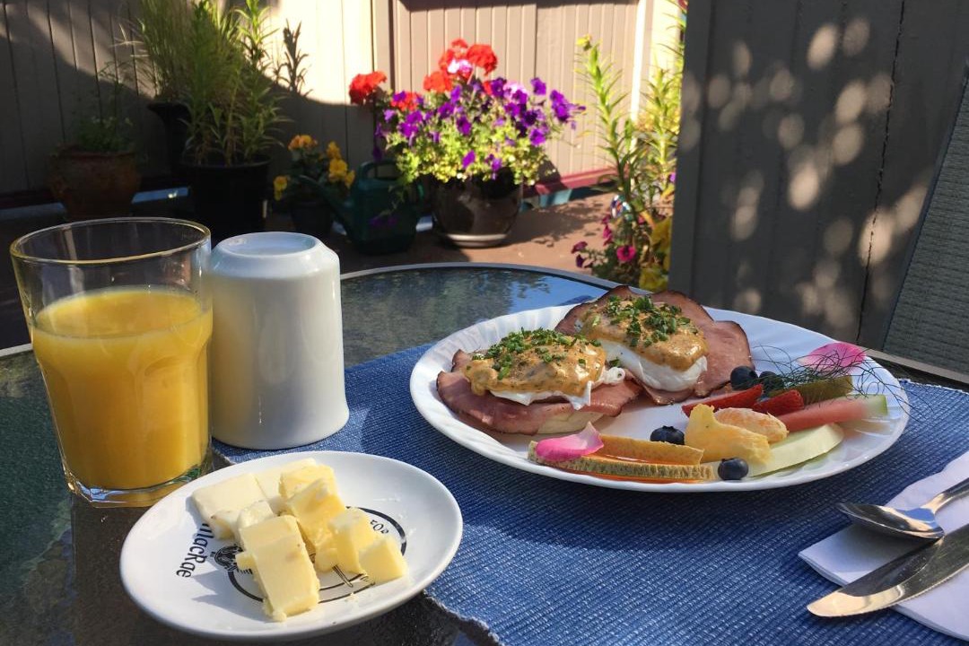 James Bay Bed & Breakfast | Marketa's Bed and Breakfast