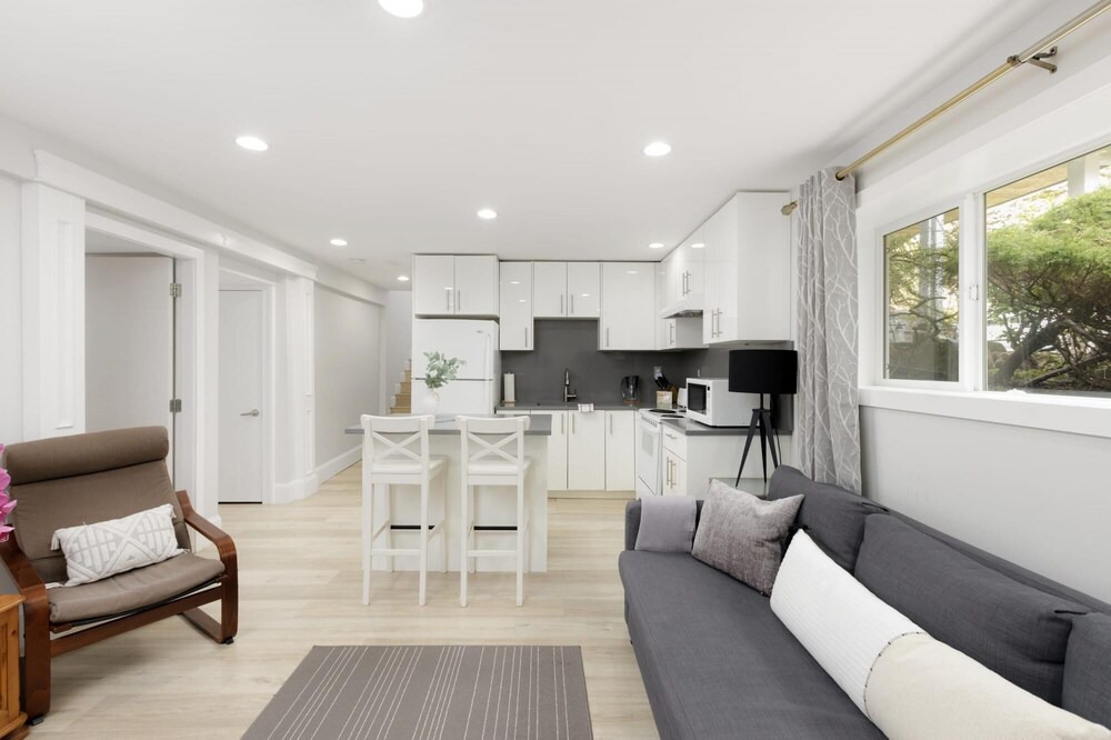 Photo of Bedroom in District of North Vancouver