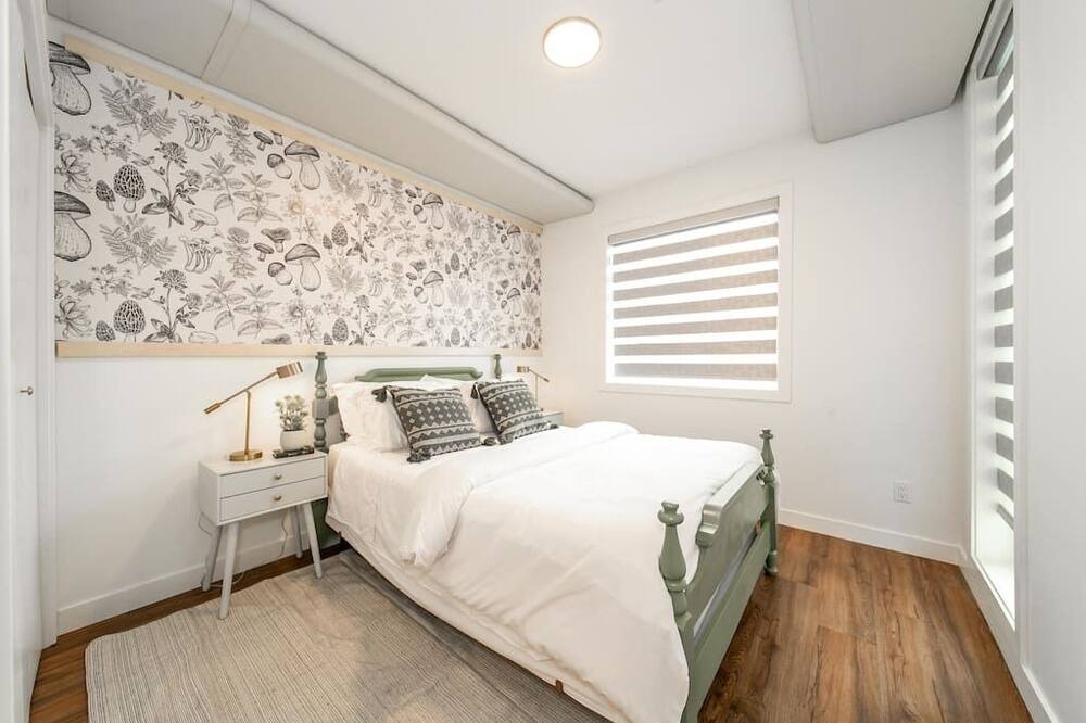 Photo of Bedroom in North Central Edmonton