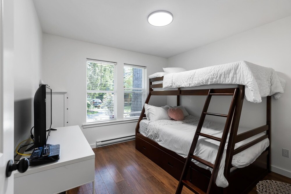 Photo of Bedroom in Lindell Beach