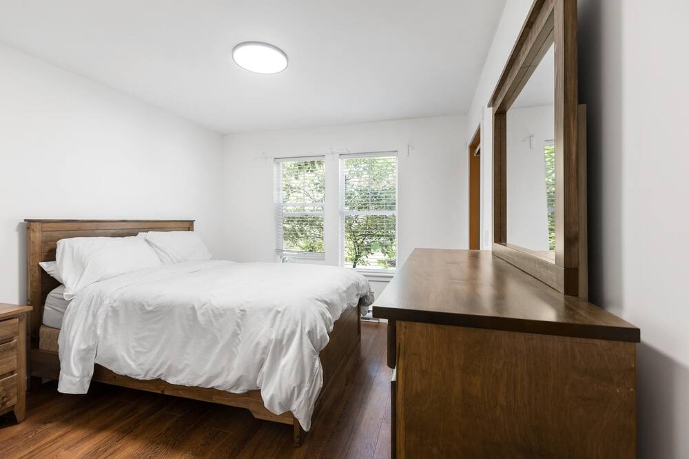 Photo of Bedroom in Lindell Beach