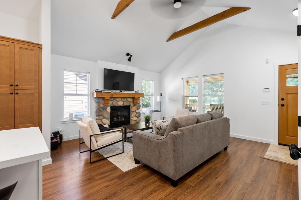 Photo of Livingroom in Lindell Beach