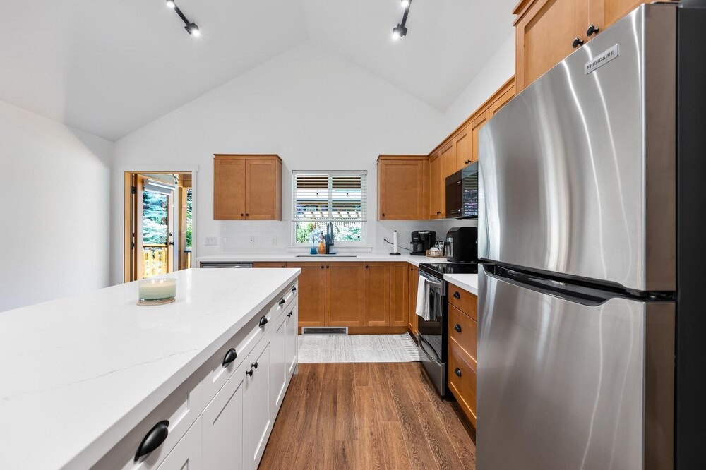 Photo of Kitchen in Lindell Beach