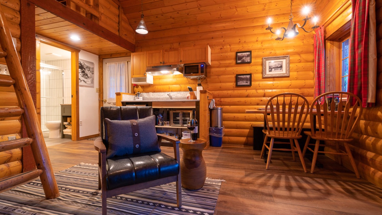 Photo of Livingroom in Lake Louise