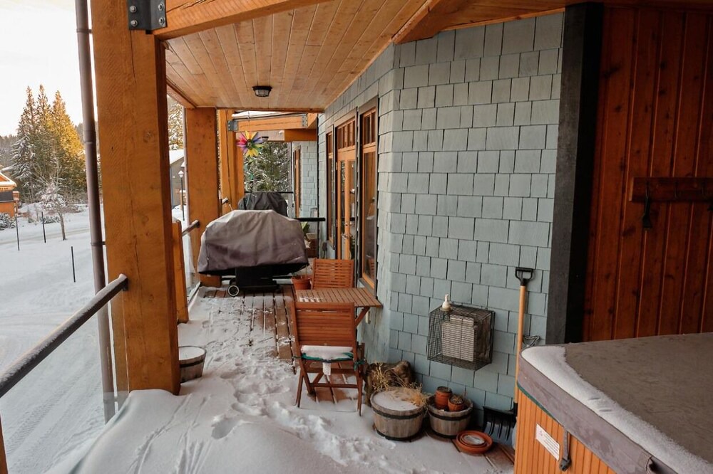 Photo of Patio Balcony in Rossland