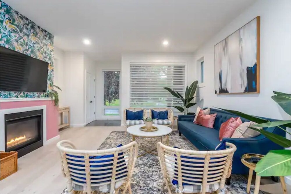 Photo of Livingroom in Northwest Edmonton