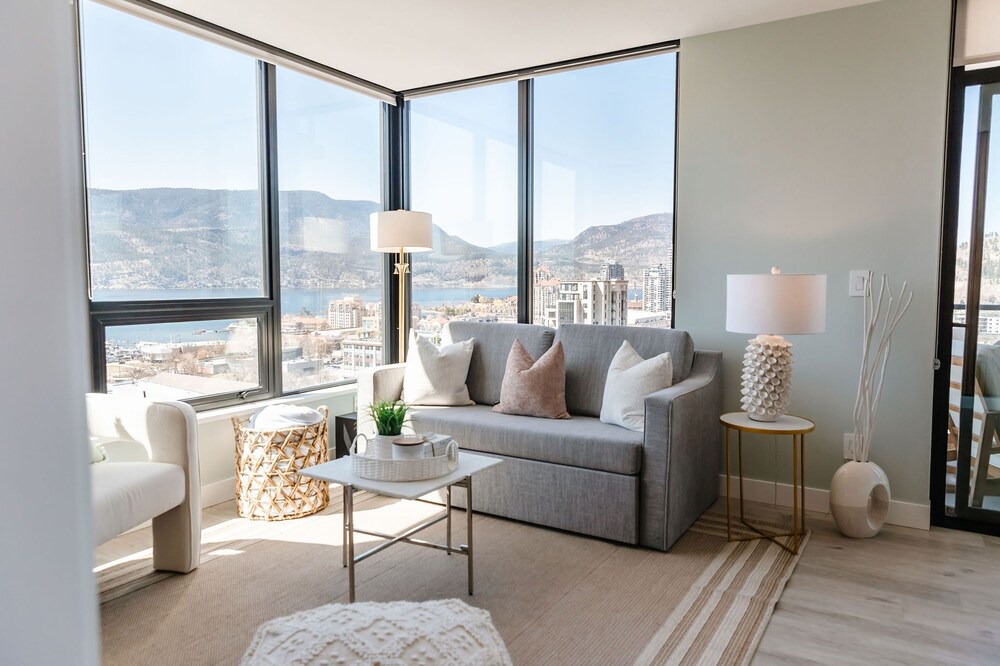 Photo of Livingroom in Downtown Kelowna