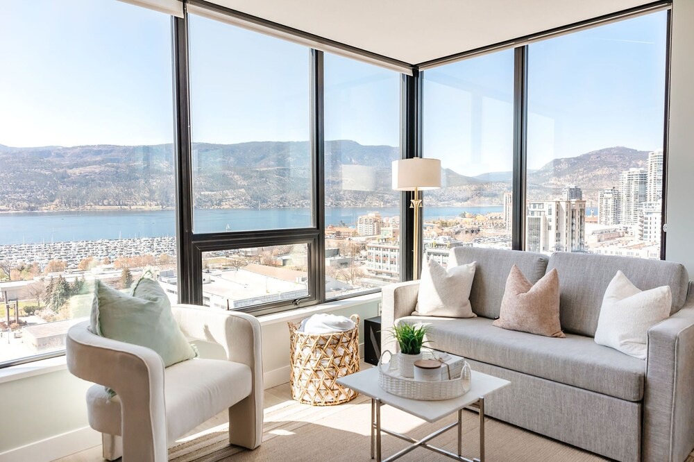 Photo of Livingroom in Downtown Kelowna