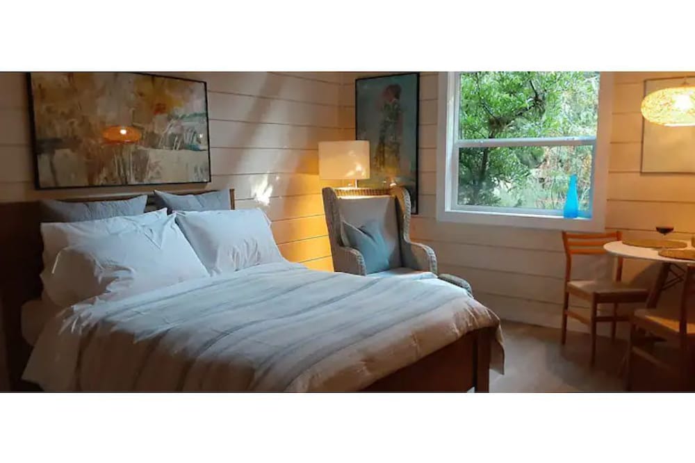 Photo of Bedroom in Mayne Island
