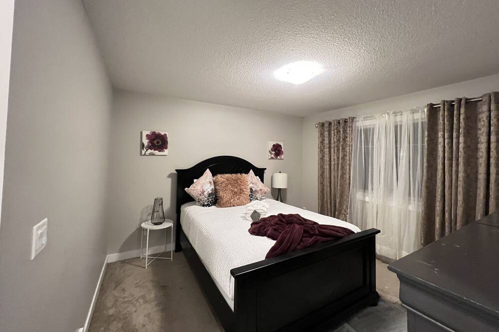 Photo of Bedroom in West Edmonton