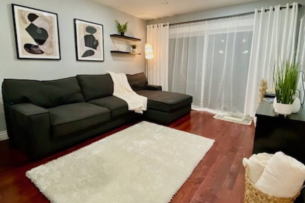 Photo of Livingroom in Sicamous
