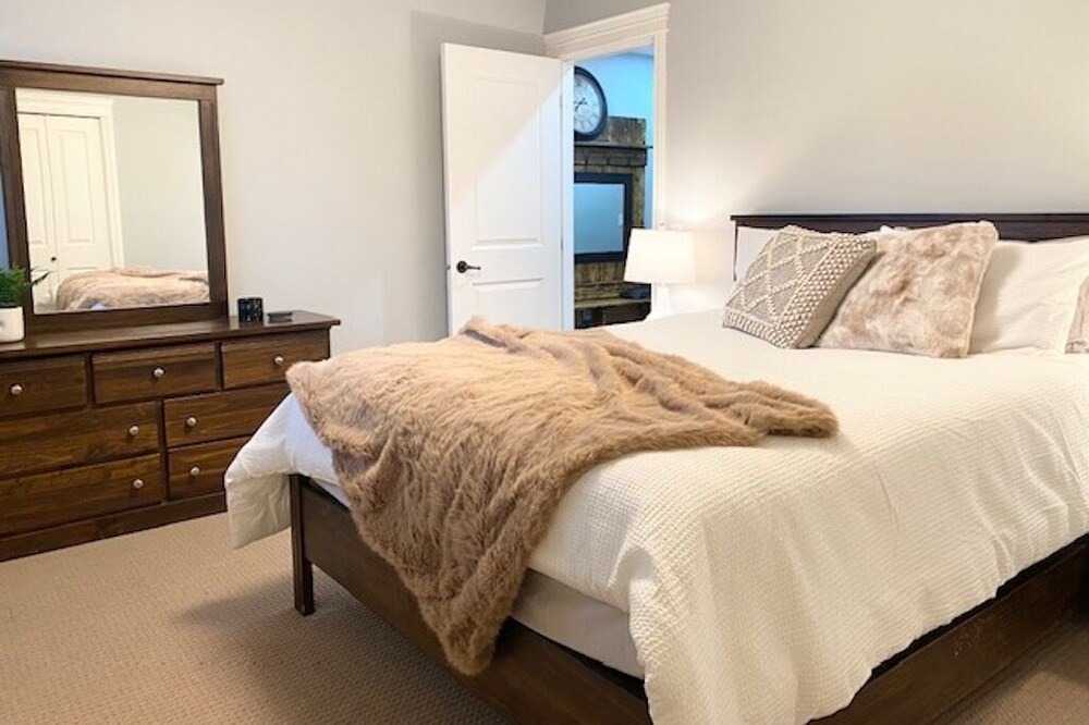 Photo of Bedroom in Sicamous