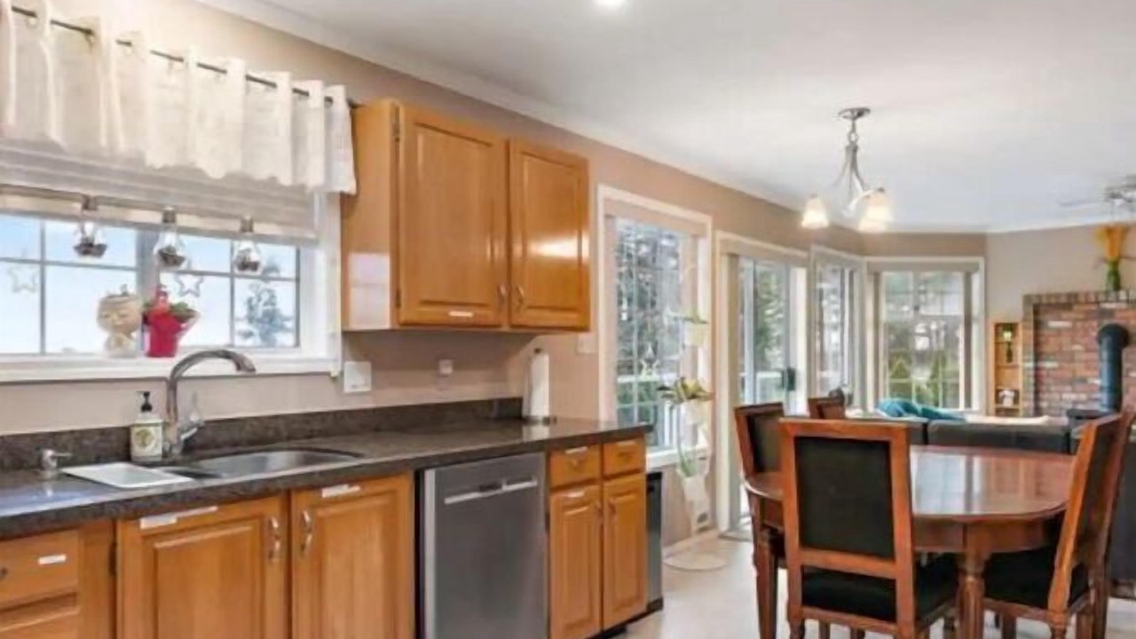 Photo of Kitchen in Saanich West