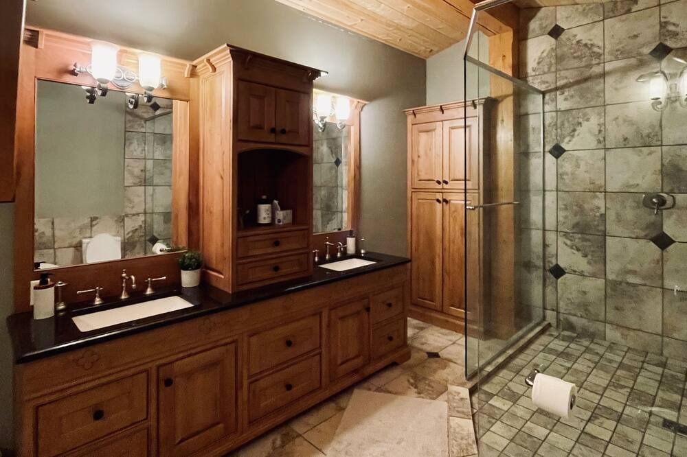 Photo of Bathroom in Sun Peaks