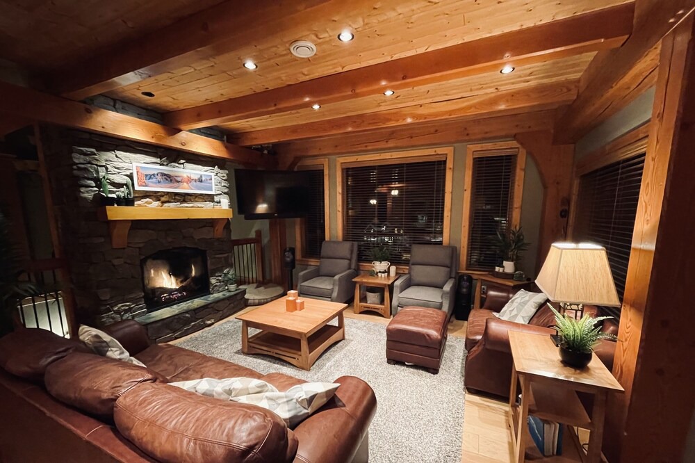 Photo of Livingroom in Sun Peaks