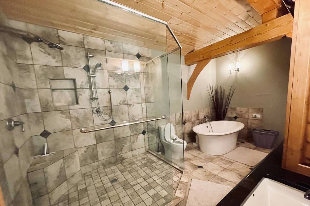 Photo of Bathroom in Sun Peaks