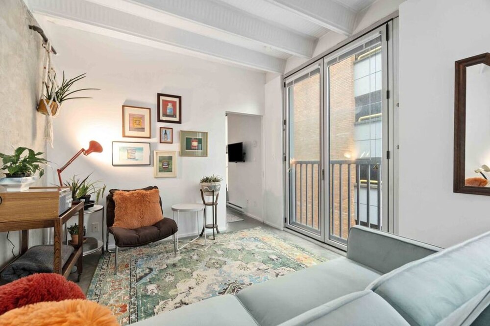 Photo of Livingroom in Chinatown
