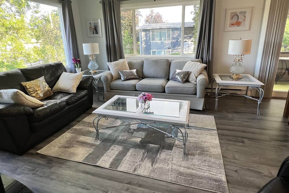 Photo of Livingroom in South Central