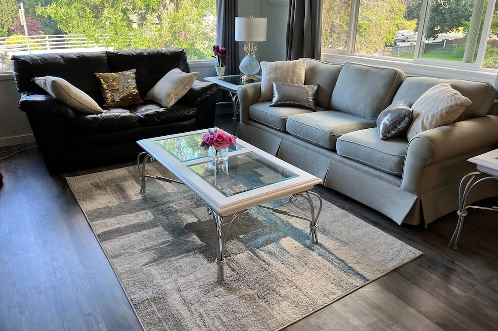 Photo of Livingroom in South Central