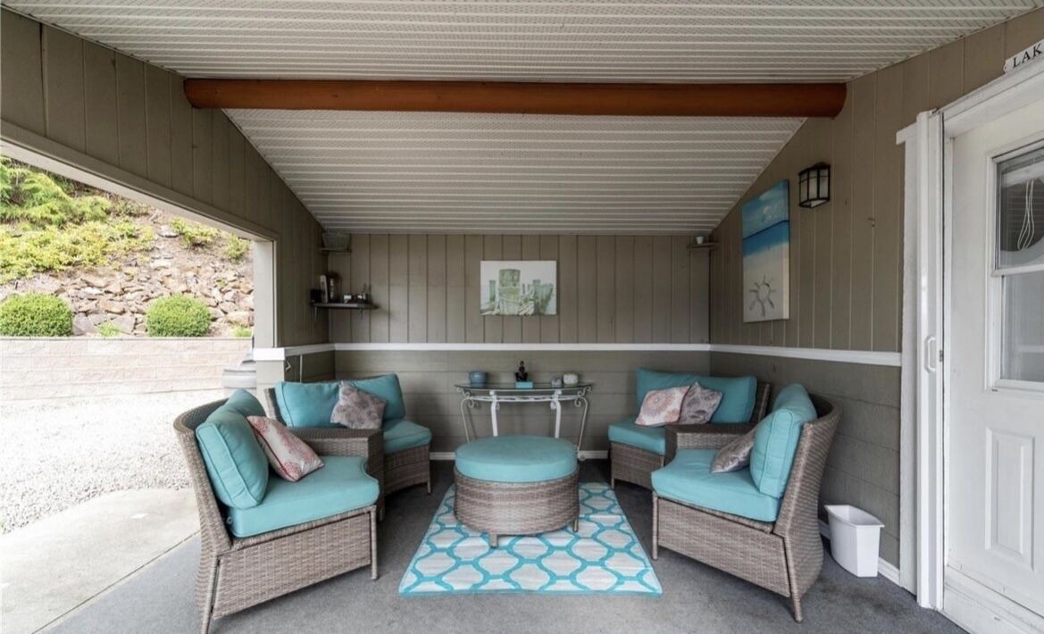 Photo of Patio Balcony in Blind Bay