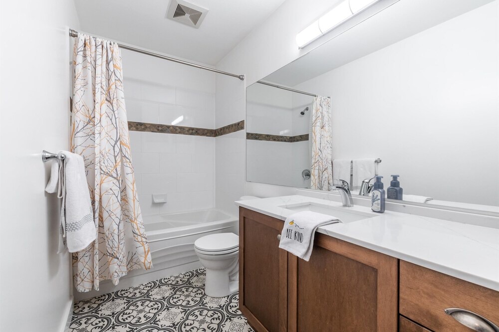 Photo of Bathroom in Lindell Beach