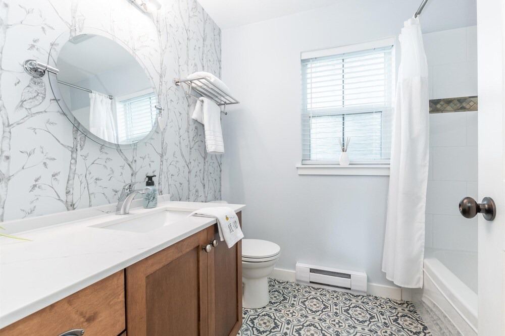 Photo of Bathroom in Lindell Beach