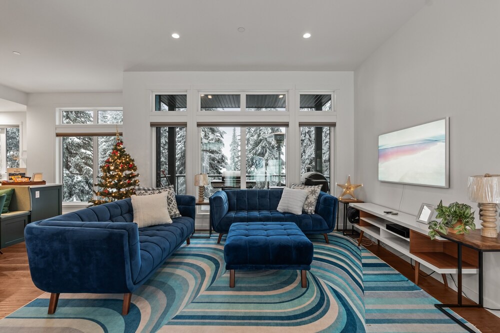 Photo of Livingroom in Silver Star Mountain